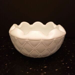 Indiana Milk Glass Duette Rose Bowl Diamond Quilted Pattern Crimped Ruffled Edge